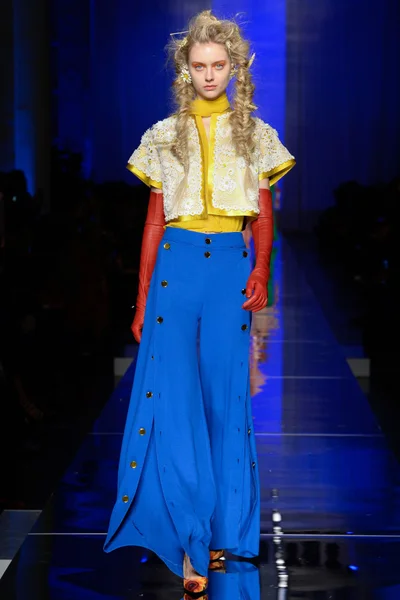 Look 29